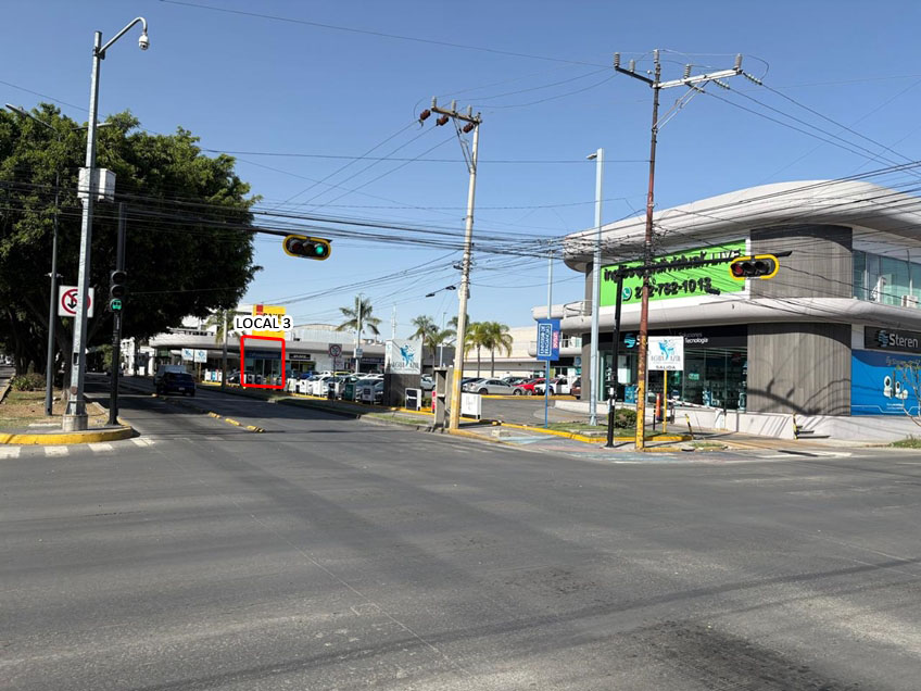 Local 3 - Plaza Agua Azul