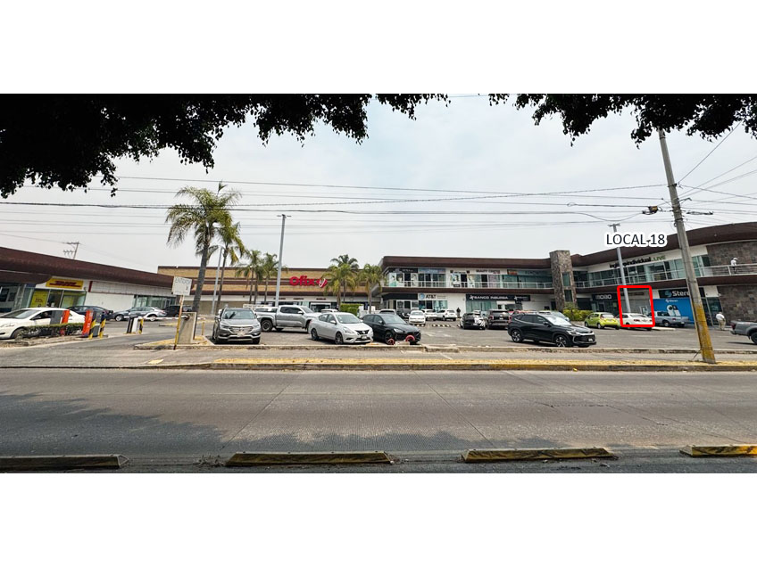 Local 18 - Plaza Agua Azul
