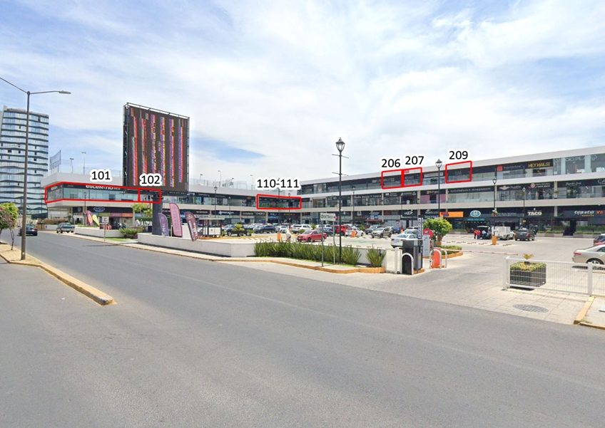 Plaza Vía Lomas - Locales en Renta